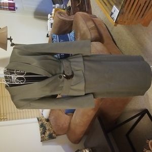 Timeless style and sophisticated Casual Corner suit - skirt and jacket